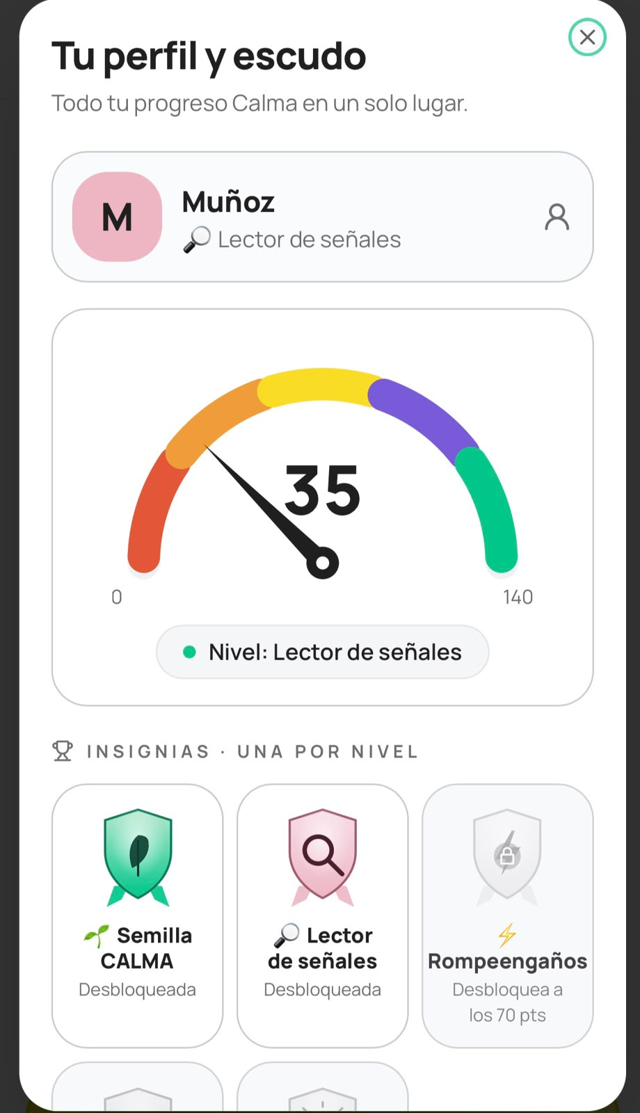 Perfil de CALMA con el puntaje del escudo y las insignias por nivel